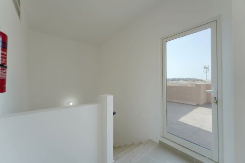 Pronë komerciale në Al Reef, Abu Dhabi, Emiratet e Bashkuara Arabe 5 dhoma gjumi, 273 m2. № 594657 - Foto 9
