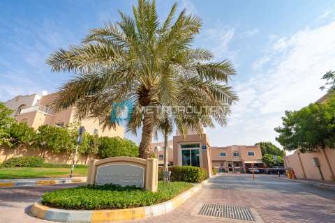 Pronë komerciale në Al Reef, Abu Dhabi, Emiratet e Bashkuara Arabe 5 dhoma gjumi, 273 m2. № 594657 - Foto 20