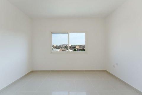 Pronë komerciale në Al Reef, Abu Dhabi, Emiratet e Bashkuara Arabe 5 dhoma gjumi, 273 m2. № 594657 - Foto 14