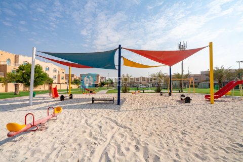 Pronë komerciale në Al Reef, Abu Dhabi, Emiratet e Bashkuara Arabe 5 dhoma gjumi, 273 m2. № 594657 - Foto 22