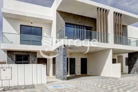 Duplex in vendita a Yas Island, Abu Dhabi, EAU 3 camere da letto, 390 mq. № 597109 - foto 1