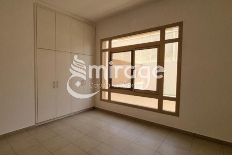 Vila v Al Raha Golf Gardens, Abu Dhabi, SAE 5 ložnice, 547.6 m² Č.: 597108 - fotografie 5