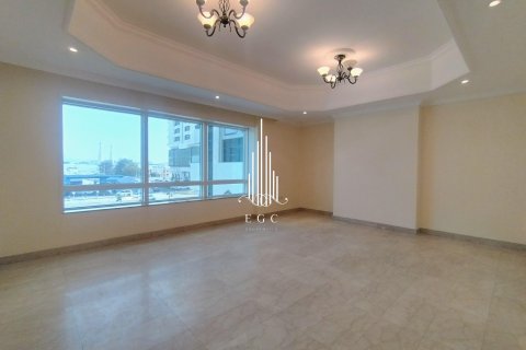 Apartmen di Al Najda Street, Abu Dhabi, UAE 3 bilik tidur, 195.1 meter persegi № 578699 - foto 3