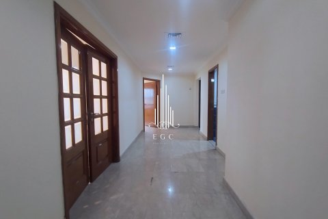 Apartmen di Al Najda Street, Abu Dhabi, UAE 3 bilik tidur, 195.1 meter persegi № 578699 - foto 13