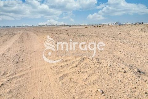 Land in Al Shamkha, Abu Dhabi, UAE 578 sq.m. № 597057 - photo 1
