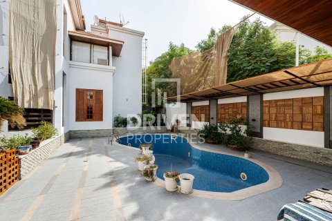 Al Jafiliya, Dubai, UAE의 판매용 빌라 침실 5개, 984제곱미터 번호 603007 - 사진 15