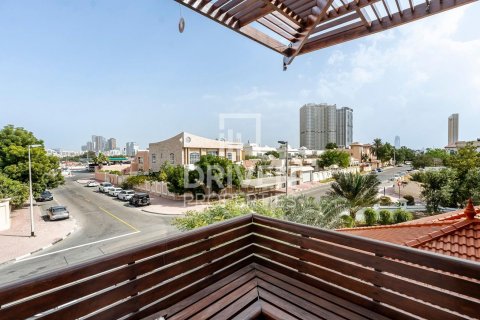Al Jafiliya, Dubai, UAE의 판매용 빌라 침실 5개, 984제곱미터 번호 603007 - 사진 21