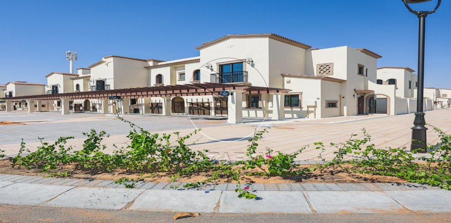 Townhouse in Khalifa City, Abu Dhabi, UAE 3 bedrooms, 184 sq.m. № 615184