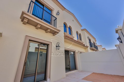 Townhouse in Khalifa City, Abu Dhabi, UAE 3 bedrooms, 184 sq.m. № 615184 - photo 2