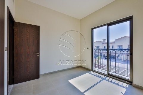 Townhouse in Khalifa City, Abu Dhabi, UAE 3 bedrooms, 184 sq.m. № 615184 - photo 9