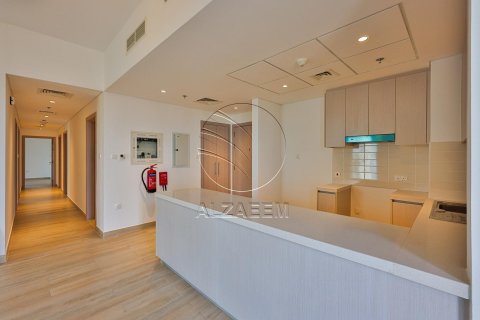 Byt na Yas Island, Abu Dhabi, SAE 3 ložnice, 141 m² Č.: 615186 - fotografie 13