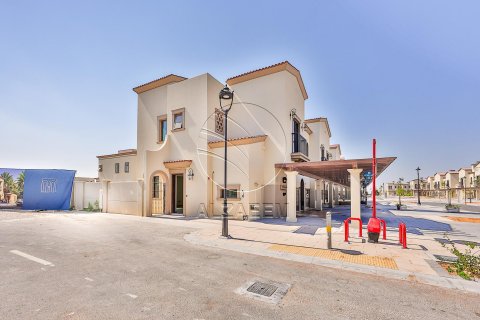 Villa til leje i Khalifa City, Abu Dhabi, UAE 4 soveværelser, 317 kvm № 615188 - foto 1