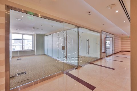 Commercial property til leje i Al Nahyan Camp, Abu Dhabi, UAE 636 kvm № 615189 - foto 13