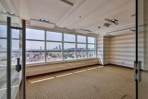 Commercial property til leje i Al Nahyan Camp, Abu Dhabi, UAE 636 kvm № 615189 - foto 11