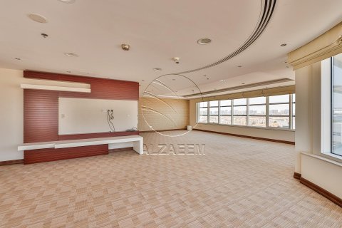 Commercial property til leje i Al Nahyan Camp, Abu Dhabi, UAE 636 kvm № 615189 - foto 9