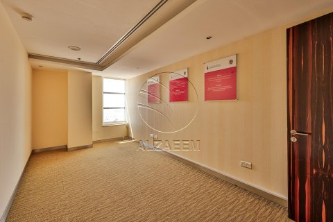 Commercial property til leje i Al Nahyan Camp, Abu Dhabi, UAE 636 kvm № 615189 - foto 16