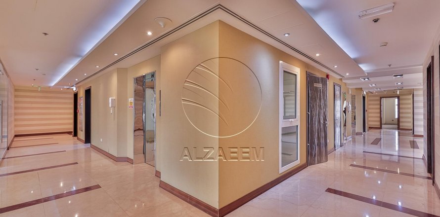 Commercial property i Al Nahyan Camp, Abu Dhabi, UAE 636 kvm № 615189