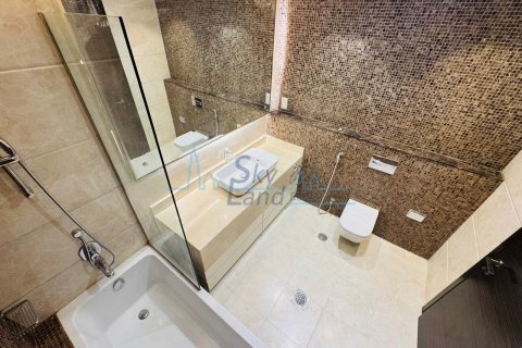 Vilë në Jumeirah, Dubai, Emiratet e Bashkuara Arabe 5 dhoma gjumi, 371.6 m2. № 600426 - Foto 16