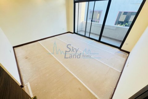 Vilë në Jumeirah, Dubai, Emiratet e Bashkuara Arabe 5 dhoma gjumi, 371.6 m2. № 600426 - Foto 19