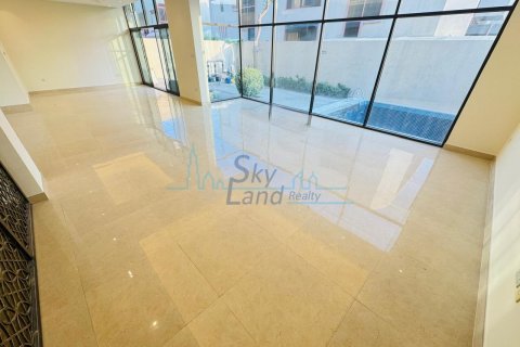 Vilë në Jumeirah, Dubai, Emiratet e Bashkuara Arabe 5 dhoma gjumi, 371.6 m2. № 600426 - Foto 10