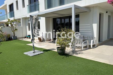 Yas Island, Abu Dhabi, BAE’de kiralık duplex 4 yatak odası, 450 m&sup2; No 550215 - fotoğraf 1