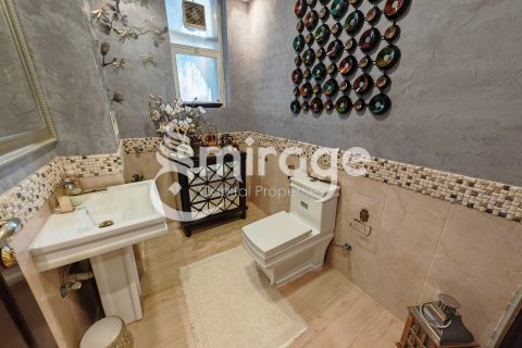 Vila v Khalifa City, Abu Dhabi, SAE 3 ložnice, 418.1 m² Č.: 550214 - fotografie 15