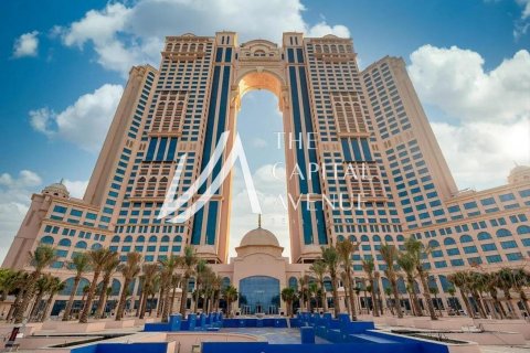 Apartment in The Marina, Abu Dhabi, UAE 3 bedrooms, 264 sq.m. № 604834 - photo 1