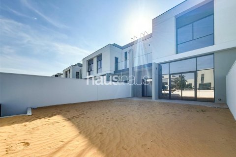 Al Furjan, Dubai, UAE의 판매용 타운하우스 침실 3개, 254제곱미터 번호 625935 - 사진 14