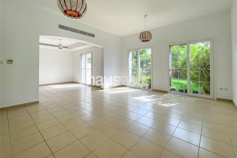 Villa in The Lakes, Dubai, UAE 3 bedrooms, 244 sq.m. № 625936 - photo 6