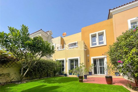 Villa in The Lakes, Dubai, UAE 3 bedrooms, 244 sq.m. № 625936 - photo 2