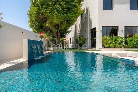 Vila v Jumeirah Golf Estates, Dubai, SAE 5 ložnice, 562 m² Č.: 626200 - fotografie 1