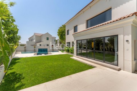 Vila v Jumeirah Golf Estates, Dubai, SAE 5 ložnice, 562 m² Č.: 626200 - fotografie 5