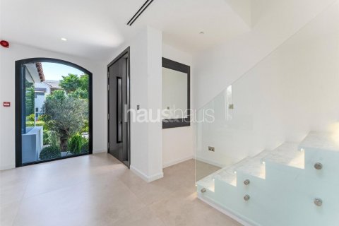 Vila v Jumeirah Golf Estates, Dubai, SAE 5 ložnice, 562 m² Č.: 626200 - fotografie 24