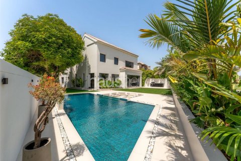 Vila v Jumeirah Golf Estates, Dubai, SAE 5 ložnice, 562 m² Č.: 626200 - fotografie 25