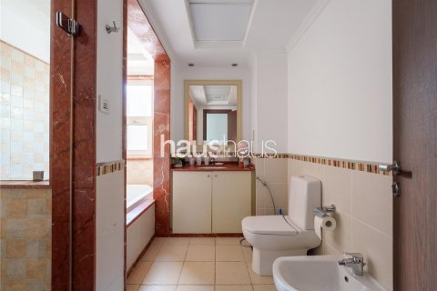 Vilë në Dubai Sports City, Emiratet e Bashkuara Arabe 5 dhoma gjumi, 325 m2. № 626198 - Foto 24