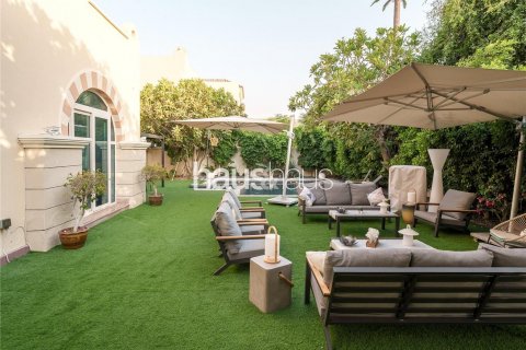 Vilë në Dubai Sports City, Emiratet e Bashkuara Arabe 5 dhoma gjumi, 325 m2. № 626198 - Foto 26