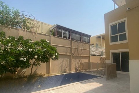 Proprietà commerciale in vendita a Khalifa City, Abu Dhabi, EAU 577 mq. № 594419 - foto 7