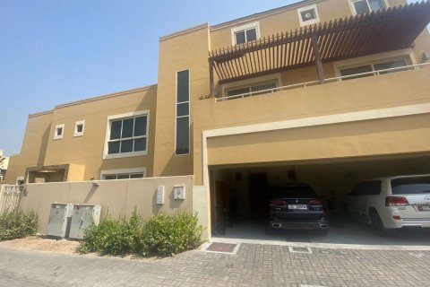Proprietà commerciale in vendita a Khalifa City, Abu Dhabi, EAU 577 mq. № 594419 - foto 6
