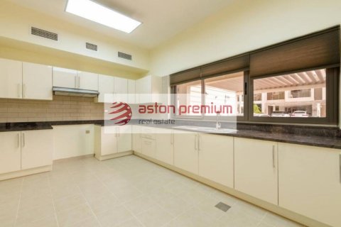 Řadový dům v Meydan, Dubai, SAE 3 ložnice, 235.2 m² Č.: 623937 - fotografie 5