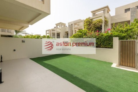 Řadový dům v Meydan, Dubai, SAE 3 ložnice, 235.2 m² Č.: 623937 - fotografie 1