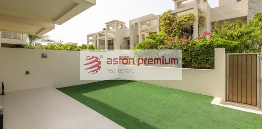 Řadový dům v Meydan, Dubai, SAE 3 ložnice, 235.2 m² Č.: 623937