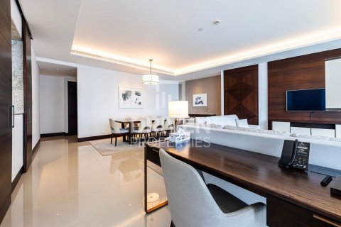 Apartmen di Downtown Dubai (Downtown Burj Dubai), Dubai, UAE 5 bilik tidur, 291 meter persegi № 602445 - foto 24