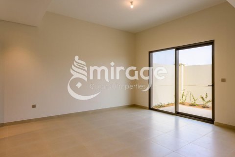 Townhouse in Khalifa City, Abu Dhabi, UAE 3 bedrooms, 171.7 sq.m. № 596888 - photo 3