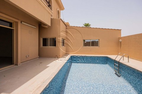 Villa sa Abu Dhabi, UAE 4 silid-tulugan, 537 sq.m. № 615170 - larawan 2