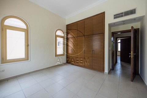 Villa sa Abu Dhabi, UAE 4 silid-tulugan, 537 sq.m. № 615170 - larawan 23