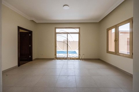 Villa sa Abu Dhabi, UAE 4 silid-tulugan, 537 sq.m. № 615170 - larawan 3