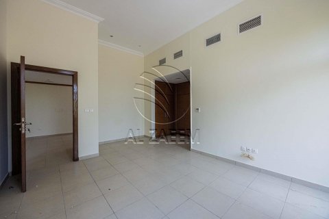 Villa sa Abu Dhabi, UAE 4 silid-tulugan, 537 sq.m. № 615170 - larawan 11