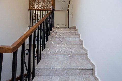 Villa sa Abu Dhabi, UAE 4 silid-tulugan, 537 sq.m. № 615170 - larawan 5
