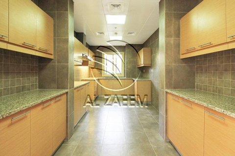 Villa sa Abu Dhabi, UAE 4 silid-tulugan, 537 sq.m. № 615170 - larawan 6
