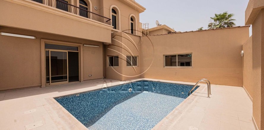 Villa sa Abu Dhabi, UAE 4 silid-tulugan, 537 sq.m. № 615170